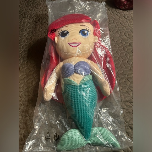 Wahu Aqua Pals Disney Classic Ariel Plush Water Toy - Picture 2 of 7